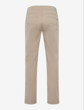 Load image into Gallery viewer, Brax Cadiz Ultralight Pants
